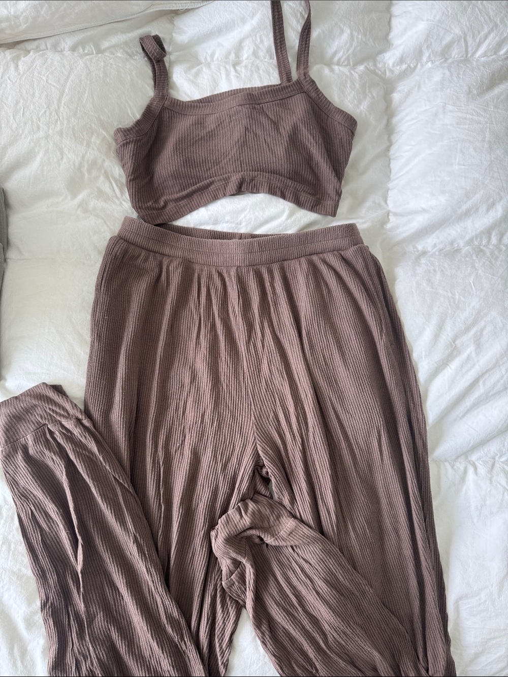ALO Yoga Ribbed Crop Tank and Lounge Pants Set in brown